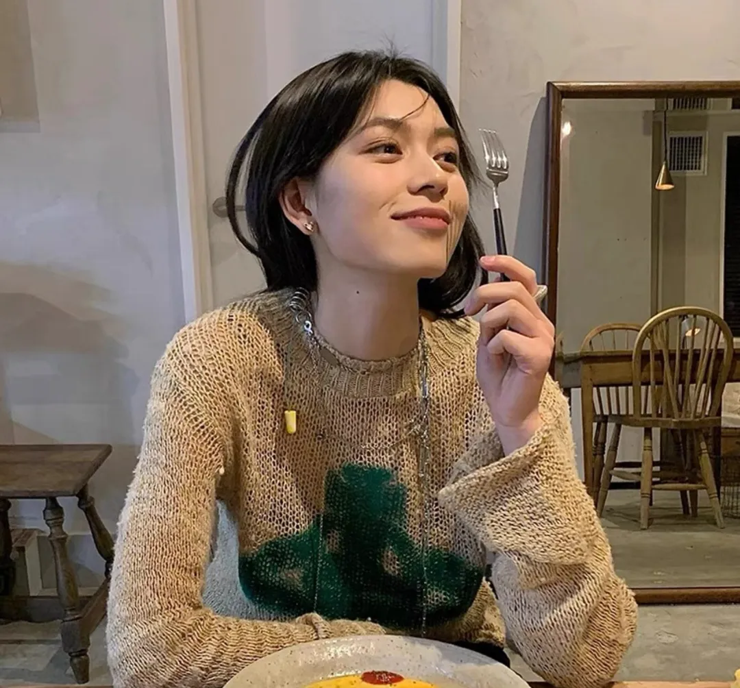 VIVI91 vivienne west wood West Queen Vivian Saturn's new hollow round-neck sweater 🎃Mesh breathable and thin style 24-year official website limited new model Wear with a vest inside, very slim and good-looking Size: S -M- L Color: apricot